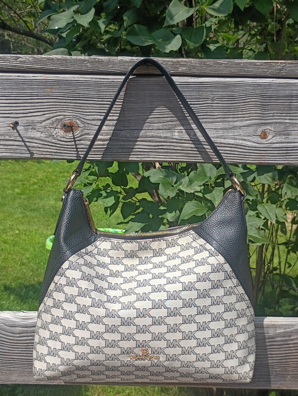 Michael Kors Aria Large Signature Logo Jacquard Shoulder Bag – Black / White